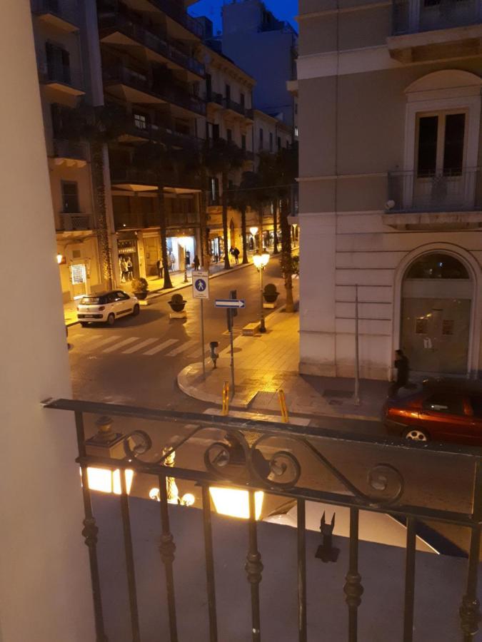Palazzo Berardi Bed & Breakfast Taranto Dış mekan fotoğraf