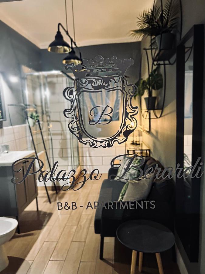 Palazzo Berardi Bed & Breakfast Taranto Dış mekan fotoğraf