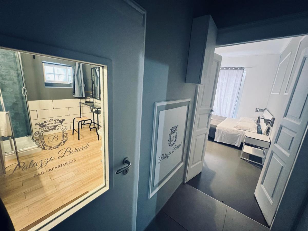 Palazzo Berardi Bed & Breakfast Taranto Dış mekan fotoğraf