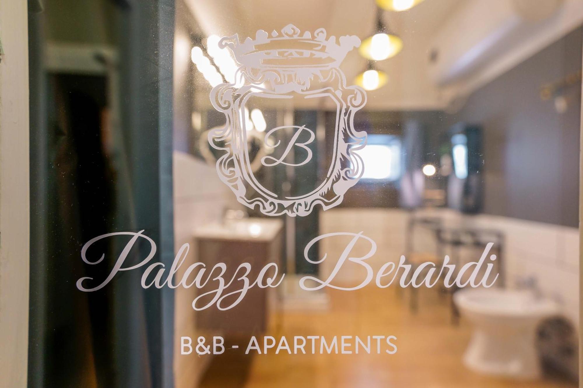 Palazzo Berardi Bed & Breakfast Taranto Dış mekan fotoğraf