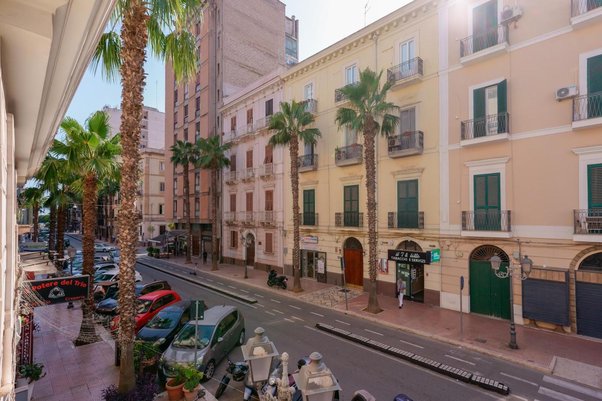 Palazzo Berardi Bed & Breakfast Taranto Dış mekan fotoğraf