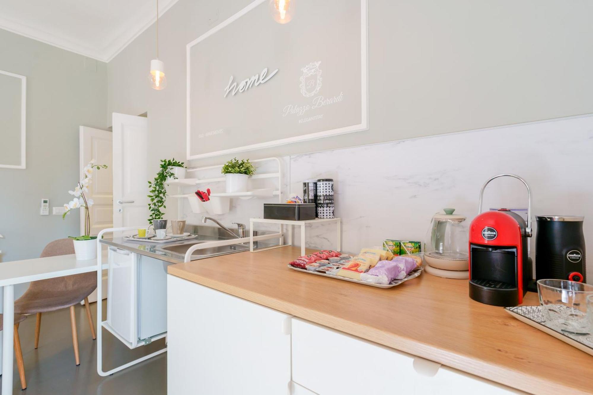 Palazzo Berardi Bed & Breakfast Taranto Dış mekan fotoğraf